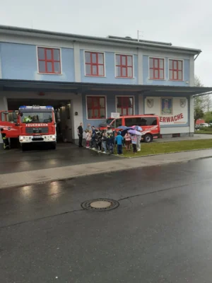 Foto des Albums: Besuch bei der Feuerwehr 🚒 Kl. 1a + 1b
