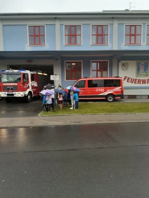 Foto des Albums: Besuch bei der Feuerwehr 🚒 Kl. 1a + 1b