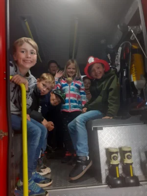 Foto des Albums: Besuch bei der Feuerwehr 🚒 Kl. 1a + 1b