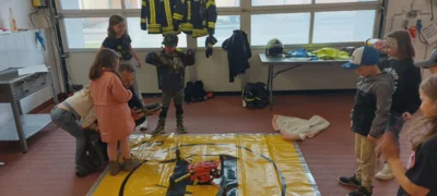 Foto des Albums: Besuch bei der Feuerwehr 🚒 Kl. 1a + 1b