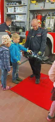 Foto des Albums: Besuch bei der Feuerwehr 🚒 Kl. 1a + 1b