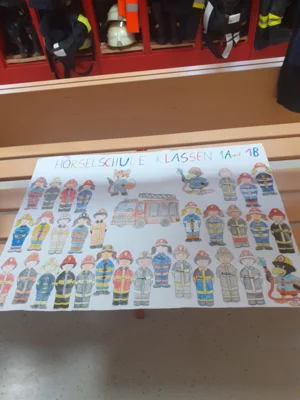 Foto des Albums: Besuch bei der Feuerwehr 🚒 Kl. 1a + 1b