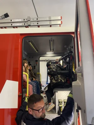 Foto des Albums: Besuch bei der Feuerwehr 🚒 Kl. 1a + 1b