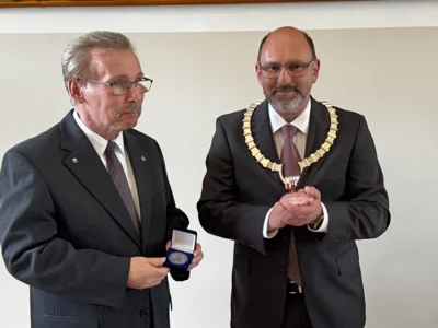 Foto des Albums: Verleihung der Ehrenmedaille an Burkhard Schultz