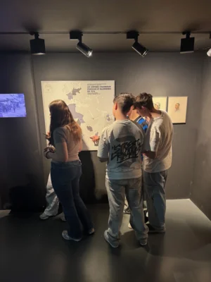 Die Sch&uuml;lerinnen und Sch&uuml;ler besuchten das M&eacute;morial de Verdun  (Bild vergr&ouml;&szlig;ern)