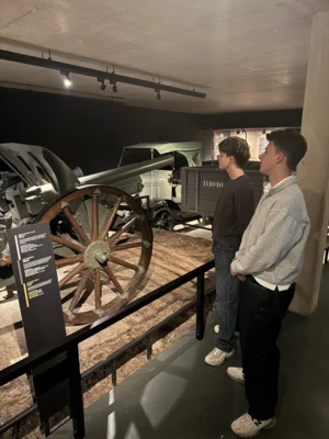 Die Sch&uuml;lerinnen und Sch&uuml;ler besuchten das M&eacute;morial de Verdun  (Bild vergr&ouml;&szlig;ern)