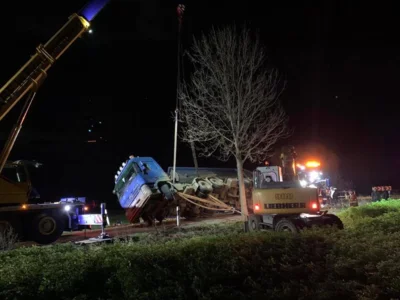 Foto des Albums: LKW Unfall 13.11.2019
