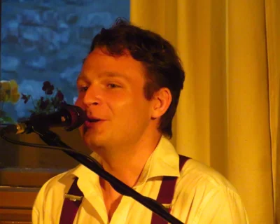 Foto des Albums: Môrre aus Leipzig singt am Piano Lieder vom kleinen Prinzen & Kinderlieder für Erwachsene