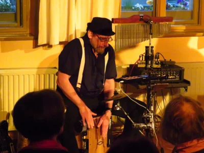 Foto des Albums: Môrre aus Leipzig singt am Piano Lieder vom kleinen Prinzen & Kinderlieder für Erwachsene
