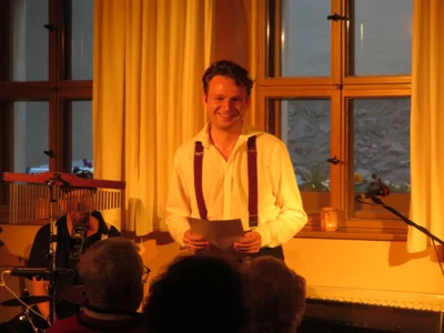 Foto des Albums: Môrre aus Leipzig singt am Piano Lieder vom kleinen Prinzen & Kinderlieder für Erwachsene