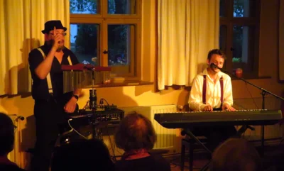 Foto des Albums: Môrre aus Leipzig singt am Piano Lieder vom kleinen Prinzen & Kinderlieder für Erwachsene