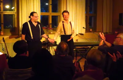 Foto des Albums: Môrre aus Leipzig singt am Piano Lieder vom kleinen Prinzen & Kinderlieder für Erwachsene