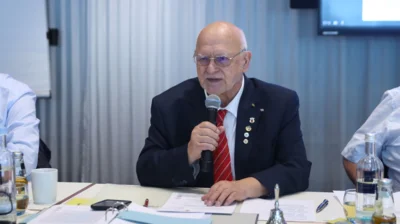 Versammlungsleiter Dieter Arnold, DBKV-Pr&auml;sident 