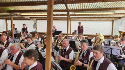 Foto des Albums: Unterhaltungskonzert in Freiburg St. Georgen Weinfest