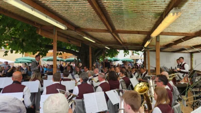 Foto des Albums: Unterhaltungskonzert in Freiburg St. Georgen Weinfest