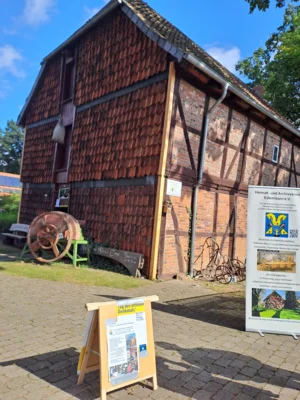 Eingangsbereich des Zehntspeichers  (Bild vergr&ouml;&szlig;ern)