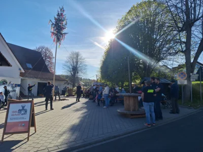 Foto des Albums: Maibaumaufstellen und Übergabe Jugenflamme Teil 1