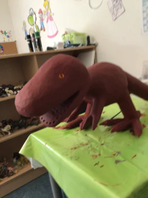 Foto des Albums: Ein Dino entsteht im Hort