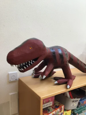 Foto des Albums: Ein Dino entsteht im Hort