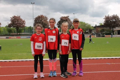 Amalia, Ella, Antonia und Emilia (4 x 50 m Staffel wU12)  (Bild vergr&ouml;&szlig;ern)