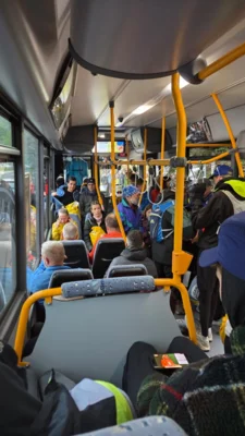 Fahrt mit dem Bus zum Start 