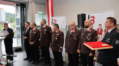 Ehrungen mit dem Deutschen Feuerwehr-Ehrenkreuz  (Bild vergr&ouml;&szlig;ern)