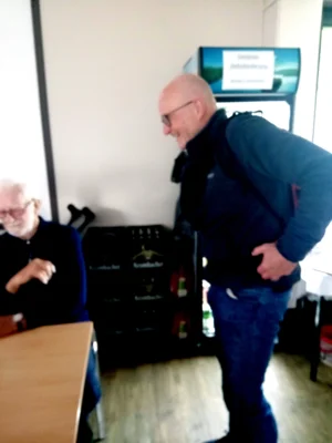Vorschaubild: Pastor Ahl hält eine ansprechende Andacht