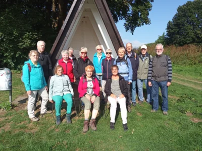 TSV-Egestorf-Wandergruppe am UnterstandAugust 2021  (Bild vergr&ouml;&szlig;ern)