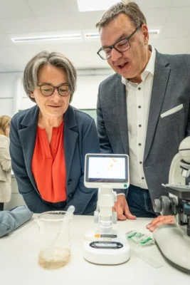 Foto des Albums: Geldsegen für die MINT-Fächer!