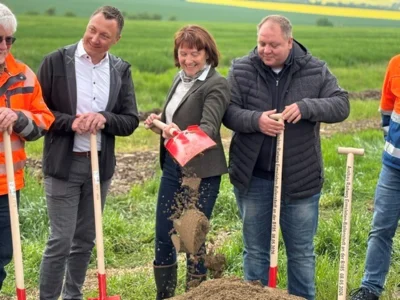 Foto des Albums: Spatenstich Radweg Ballenstedt-Ermsleben