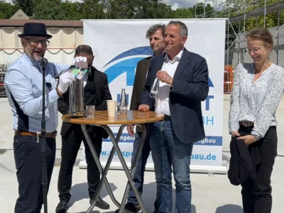 Foto des Albums: Fotoalbum zur Grundsteinlegung für die neue Sporthalle der Oberschule Falkensee