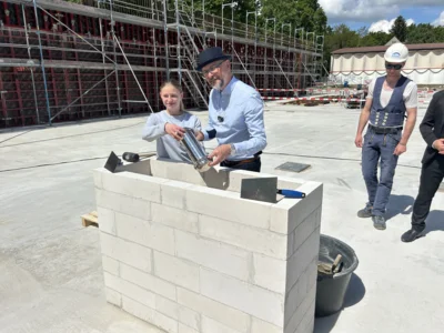 Foto des Albums: Fotoalbum zur Grundsteinlegung für die neue Sporthalle der Oberschule Falkensee