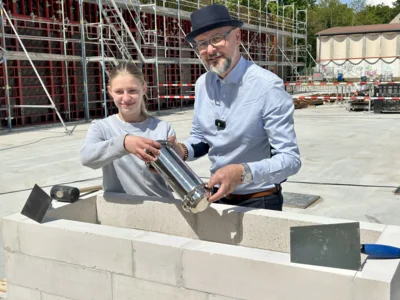 Foto des Albums: Fotoalbum zur Grundsteinlegung für die neue Sporthalle der Oberschule Falkensee