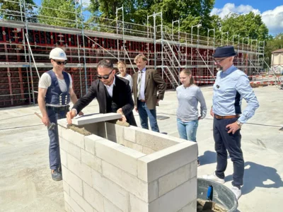 Foto des Albums: Fotoalbum zur Grundsteinlegung für die neue Sporthalle der Oberschule Falkensee