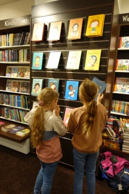 Foto des Albums: Ausflug zur Buchhandlung der Eulis Klasse 4