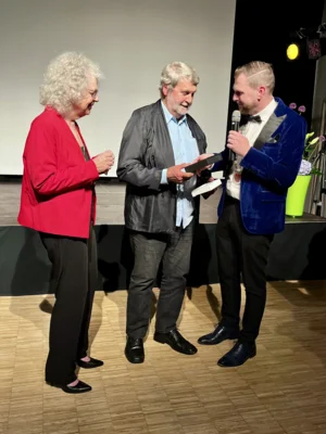 v.l.: Angelika Watteroth, Hans-J&uuml;rgen Watteroth und B&uuml;rgermeister Andre Freymuth  (Bild vergr&ouml;&szlig;ern)