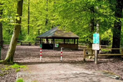 Grillh&uuml;tte  (Bild vergr&ouml;&szlig;ern)