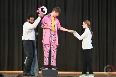 Foto des Albums: Die Theater AG spielt Leonce und Lena nach Georg Büchner