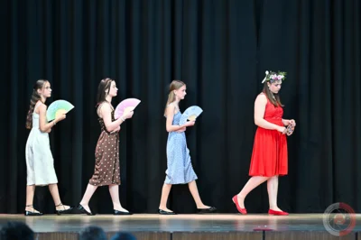 Foto des Albums: Die Theater AG spielt Leonce und Lena nach Georg Büchner
