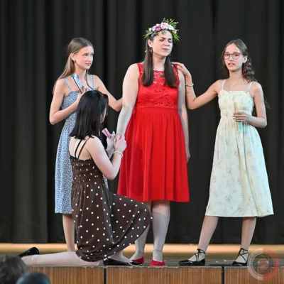Foto des Albums: Die Theater AG spielt Leonce und Lena nach Georg Büchner