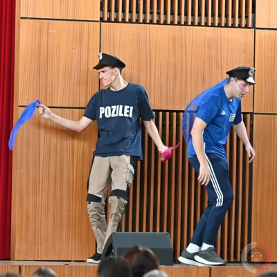 Foto des Albums: Die Theater AG spielt Leonce und Lena nach Georg Büchner