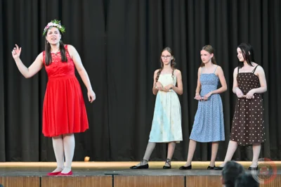 Foto des Albums: Die Theater AG spielt Leonce und Lena nach Georg Büchner