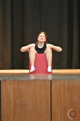 Foto des Albums: Die Theater AG spielt Leonce und Lena nach Georg Büchner