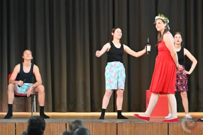 Foto des Albums: Die Theater AG spielt Leonce und Lena nach Georg Büchner
