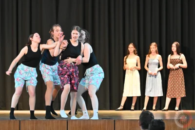 Foto des Albums: Die Theater AG spielt Leonce und Lena nach Georg Büchner