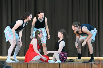 Foto des Albums: Die Theater AG spielt Leonce und Lena nach Georg Büchner