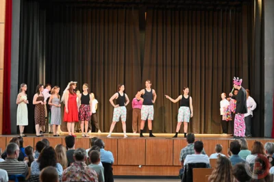 Foto des Albums: Die Theater AG spielt Leonce und Lena nach Georg Büchner