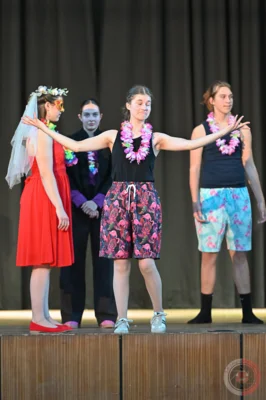 Foto des Albums: Die Theater AG spielt Leonce und Lena nach Georg Büchner