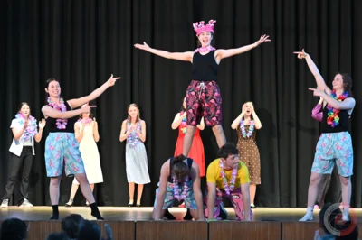 Foto des Albums: Die Theater AG spielt Leonce und Lena nach Georg Büchner