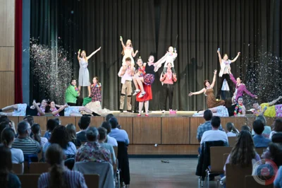Foto des Albums: Die Theater AG spielt Leonce und Lena nach Georg Büchner